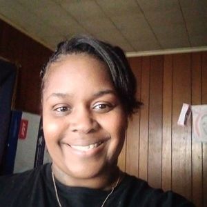 Meet your Posher, Courtney